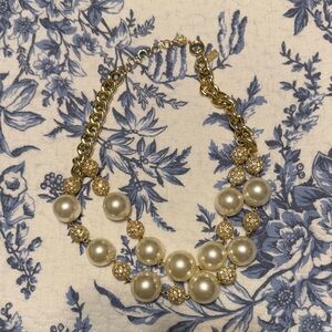 Lilly Pulitzer Elegant Gold and Pearl Necklace